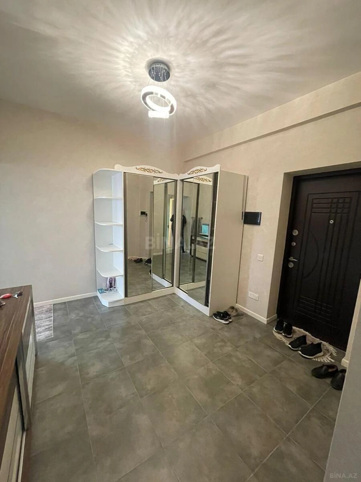 Kirayə verilir 2 otaqlı mənzil 100 m²