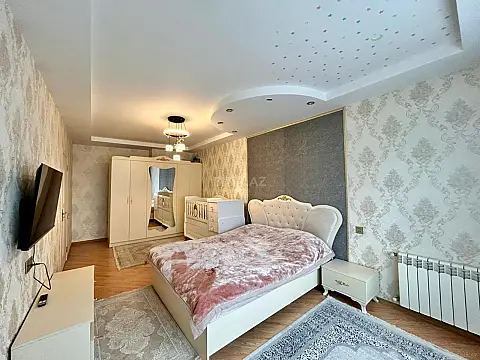 Satılır 5 otaqlı həyət evi 200 m²