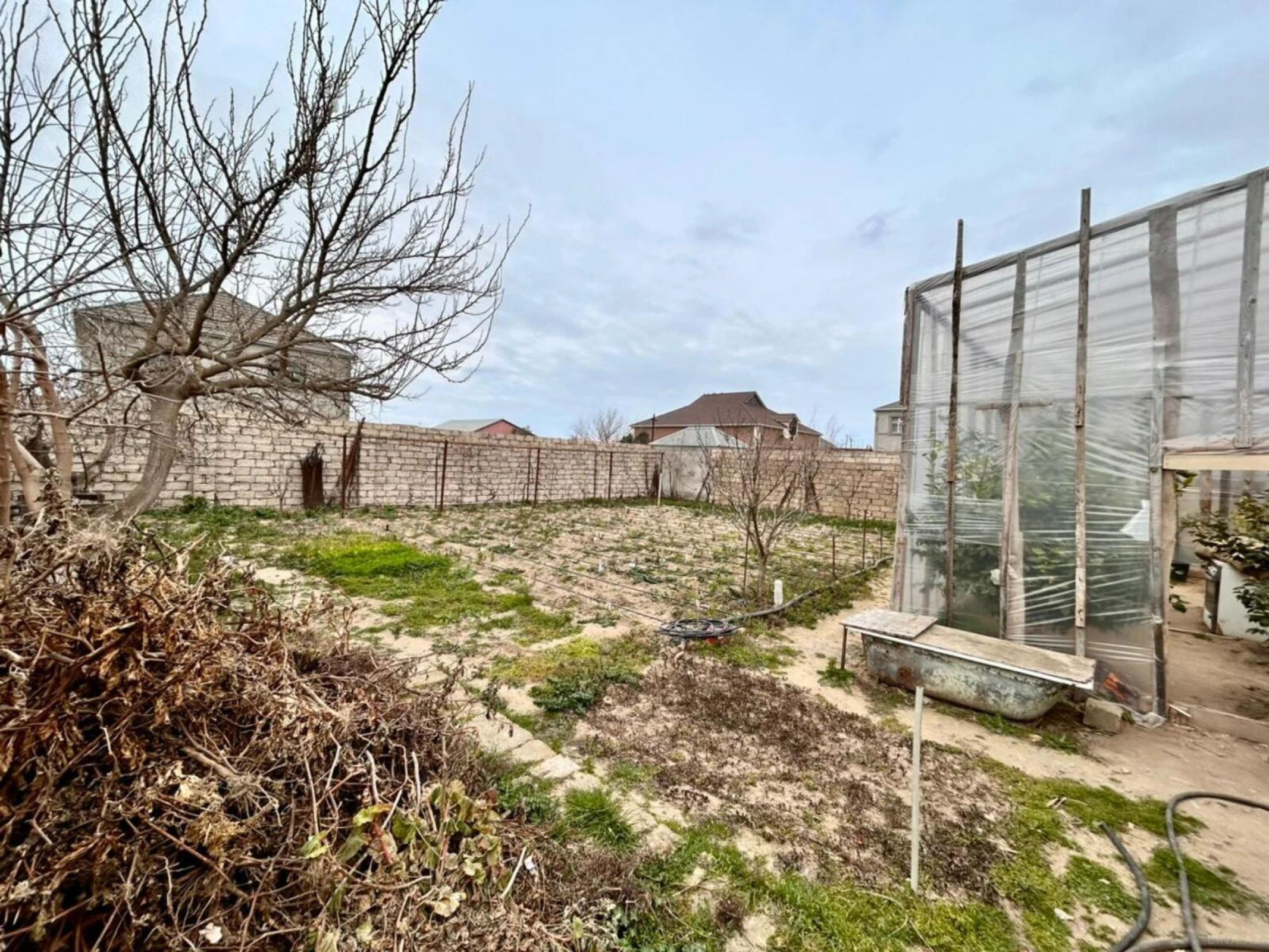 Satılır 5 otaqlı həyət evi 200 m²