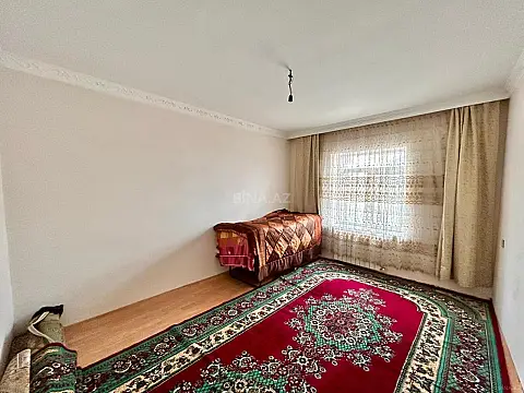 Satılır 5 otaqlı həyət evi 200 m²