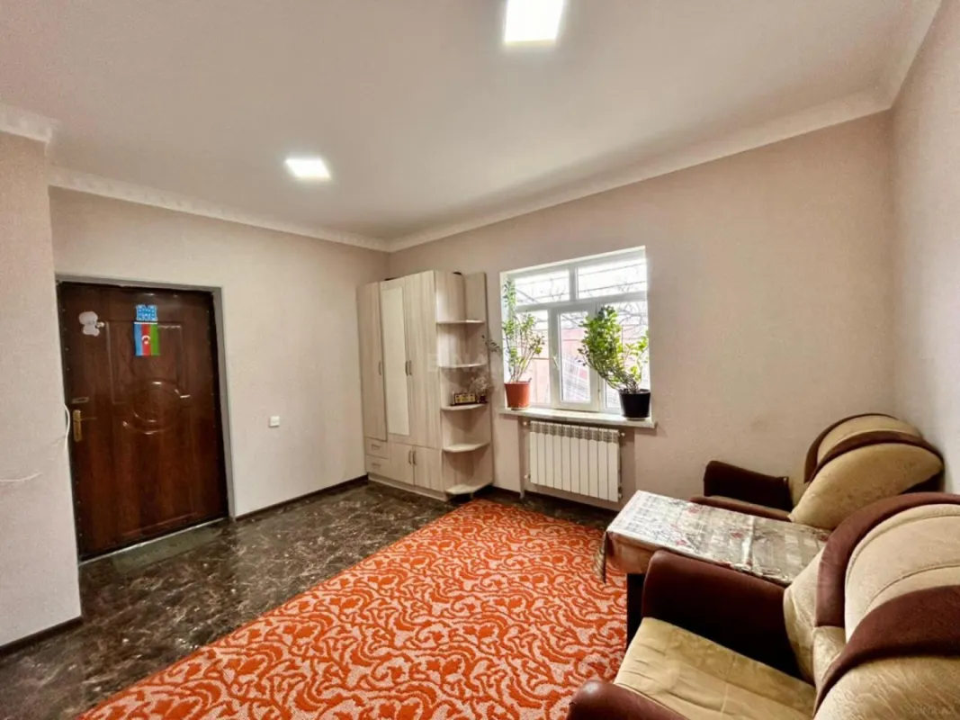 Satılır 5 otaqlı həyət evi 200 m²
