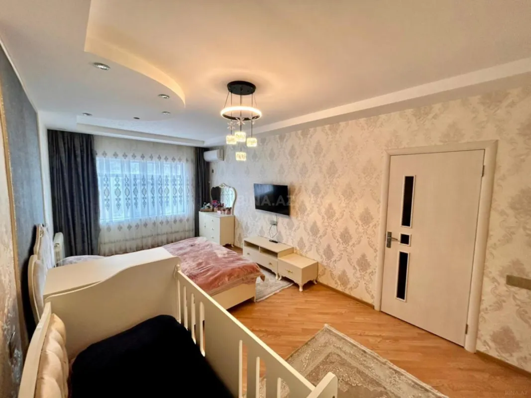 Satılır 5 otaqlı həyət evi 200 m²
