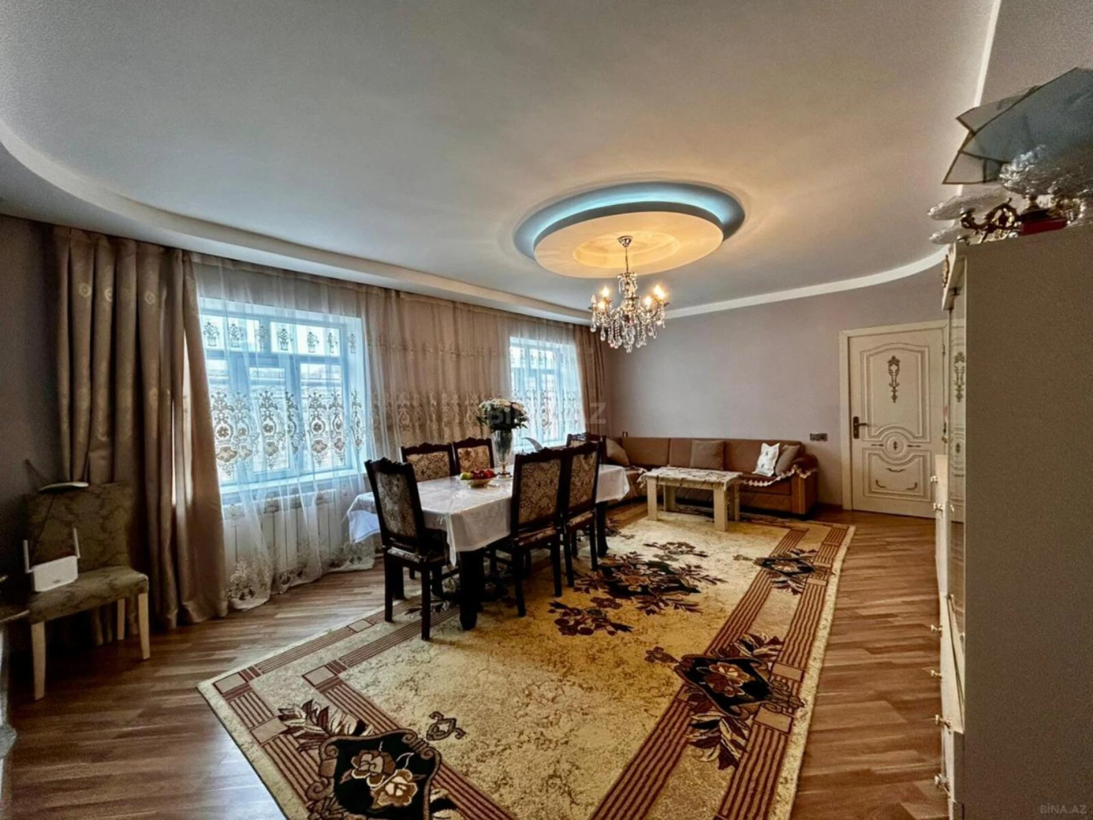 Satılır 5 otaqlı həyət evi 200 m²