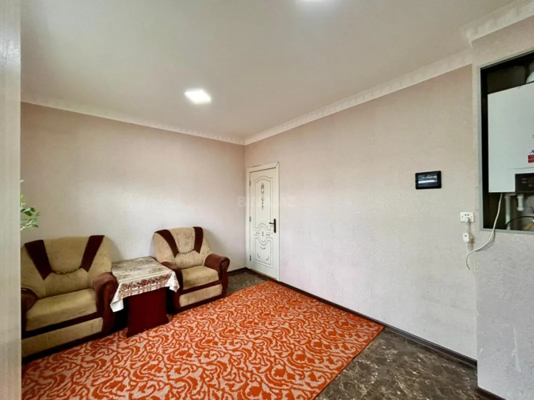 Satılır 5 otaqlı həyət evi 200 m²