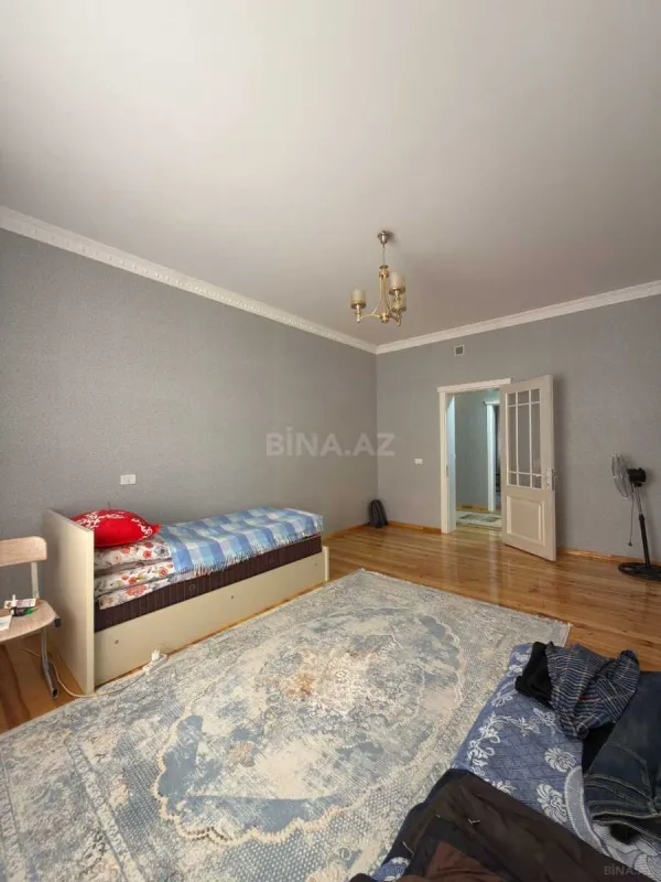 Satılır 8 otaqlı həyət evi 460 m²