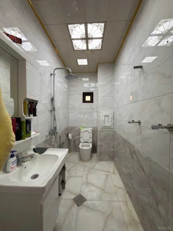 Satılır 8 otaqlı həyət evi 460 m²