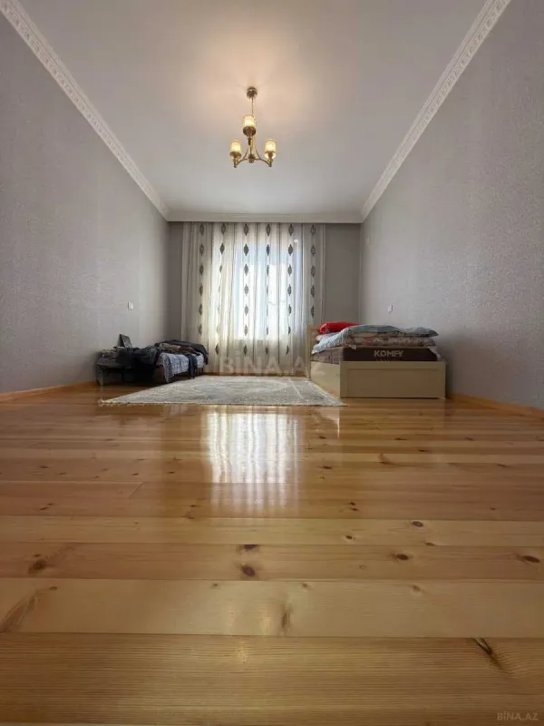 Satılır 8 otaqlı həyət evi 460 m²