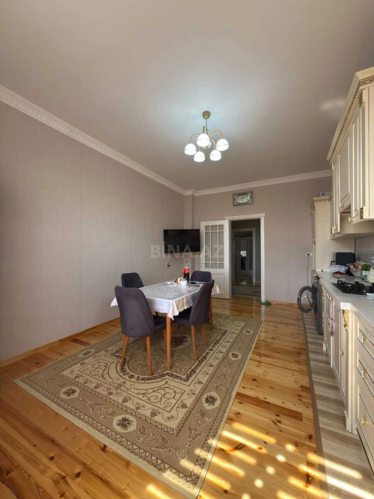 Satılır 8 otaqlı həyət evi 460 m²