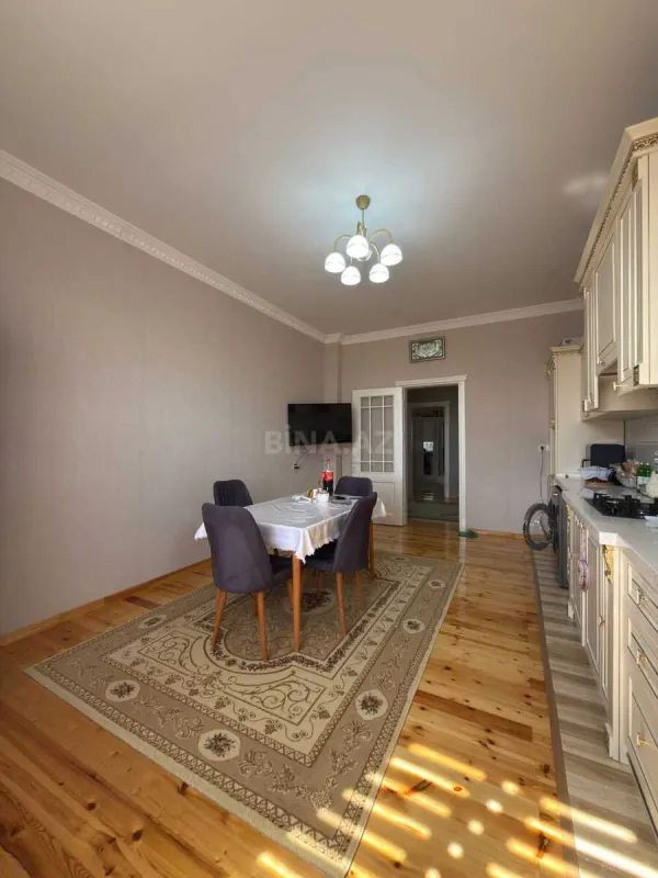 Satılır 8 otaqlı həyət evi 460 m²