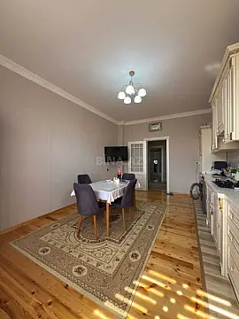 Satılır 8 otaqlı həyət evi 460 m²