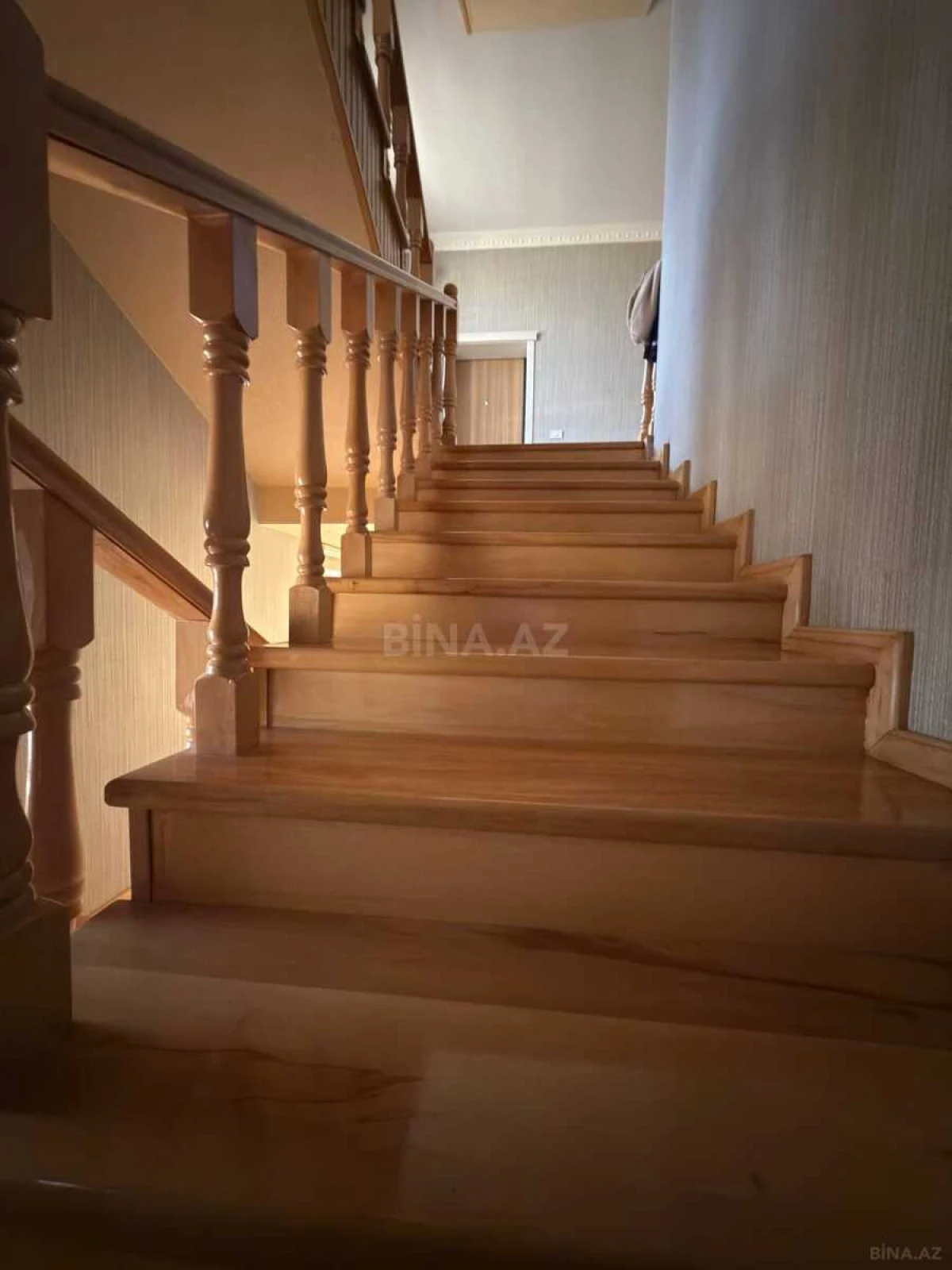 Satılır 8 otaqlı həyət evi 460 m²
