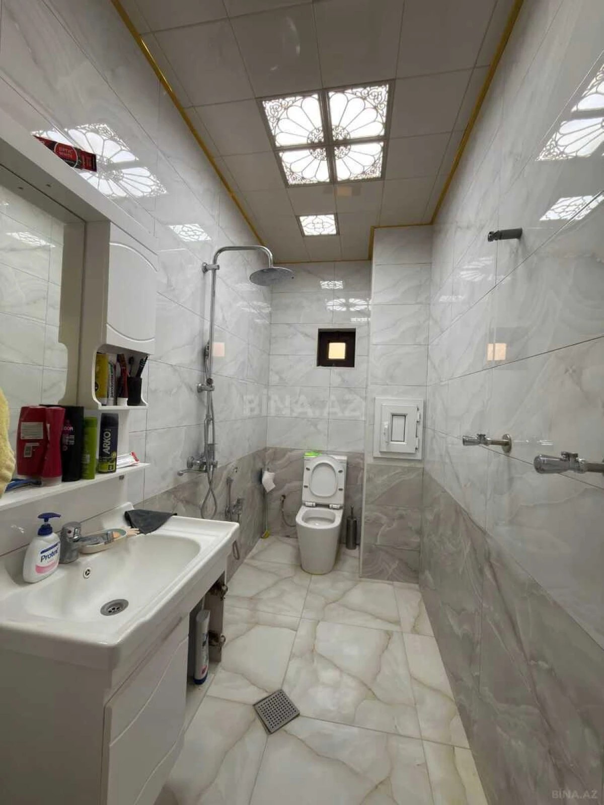 Satılır 8 otaqlı həyət evi 460 m²