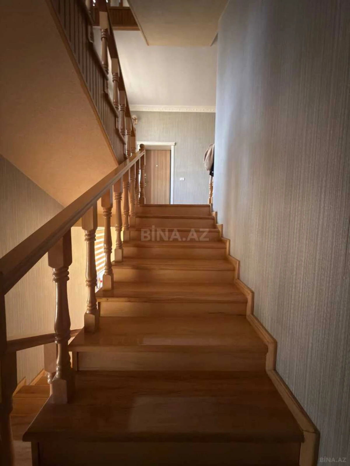 Satılır 8 otaqlı həyət evi 460 m²
