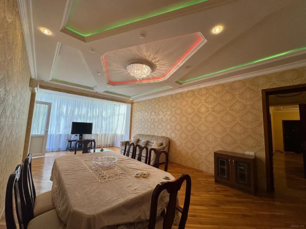 Kirayə verilir 3 otaqlı mənzil 150 m²