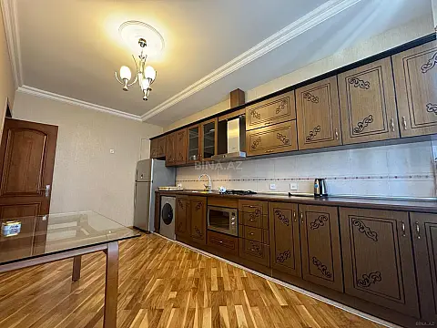 Kirayə verilir 3 otaqlı mənzil 150 m²