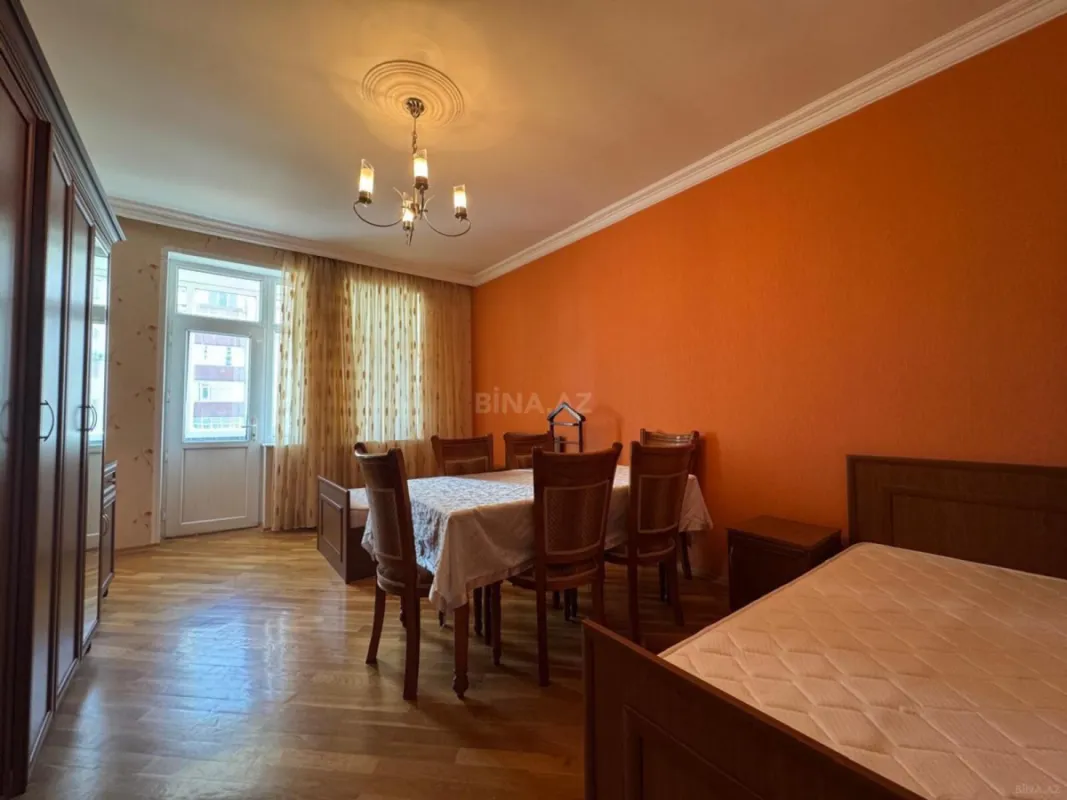 Kirayə verilir 3 otaqlı mənzil 150 m²