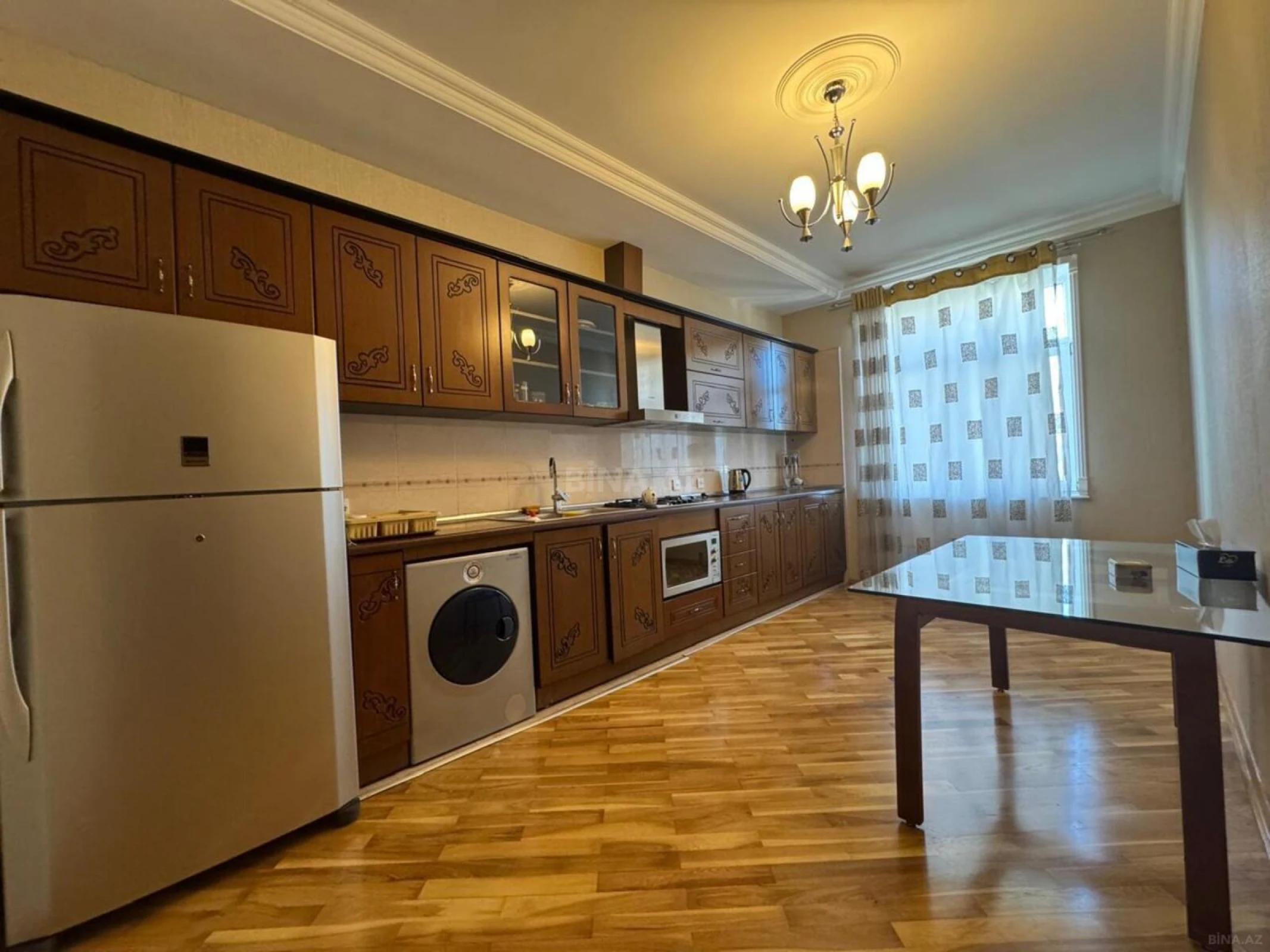 Kirayə verilir 3 otaqlı mənzil 150 m²