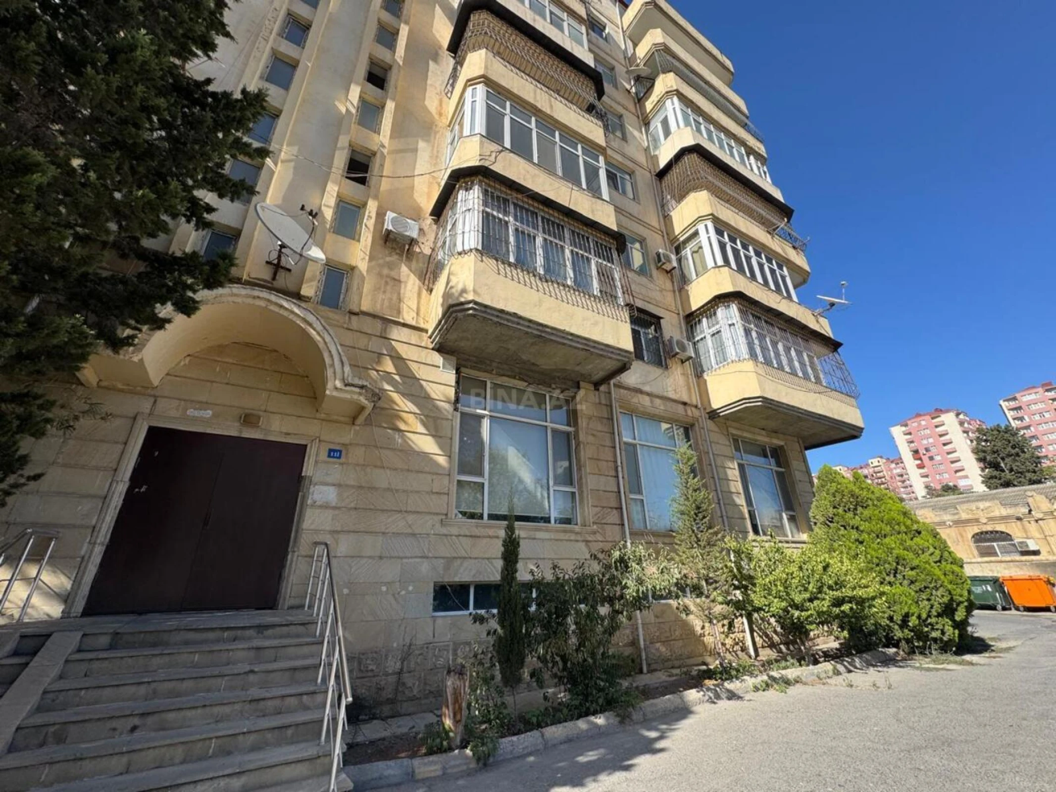 Kirayə verilir 3 otaqlı mənzil 150 m²