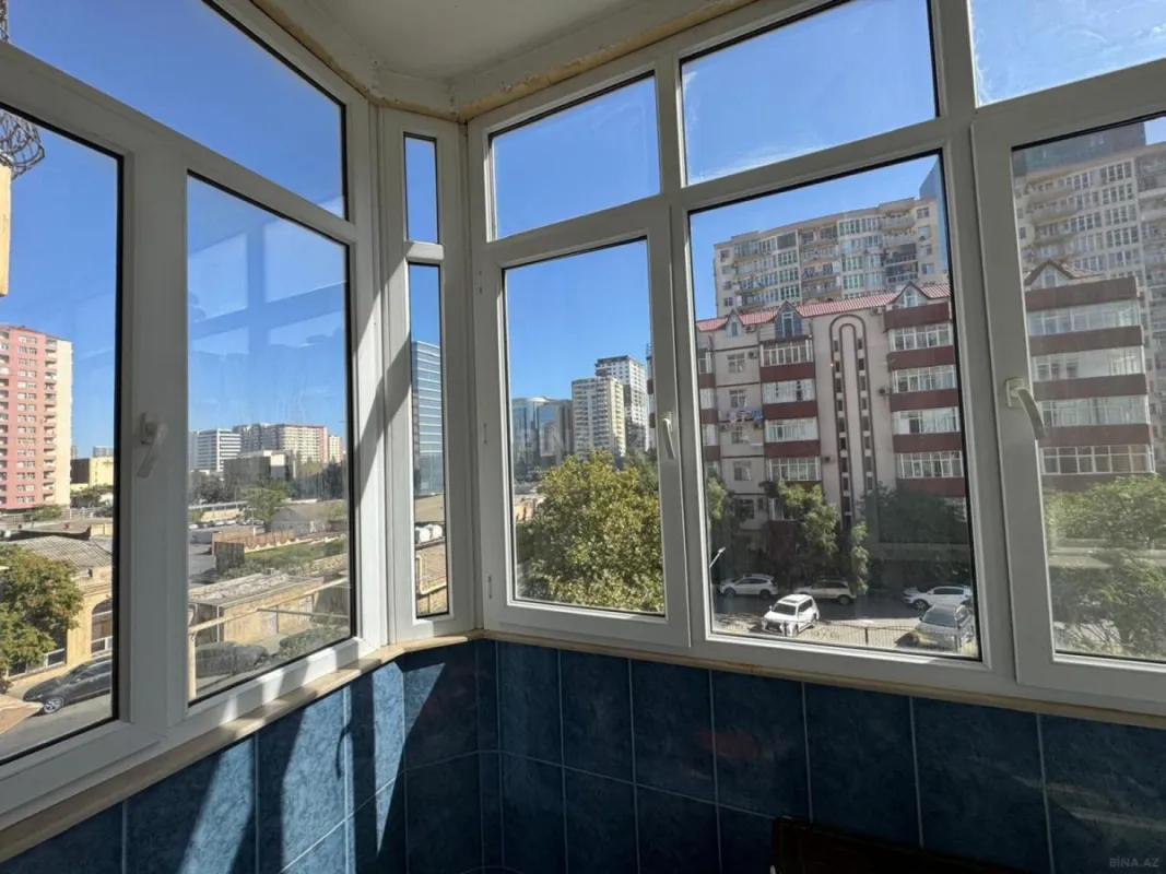 Kirayə verilir 3 otaqlı mənzil 150 m²
