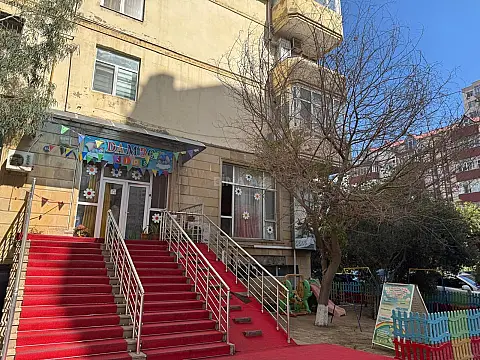 Kirayə verilir 3 otaqlı mənzil 150 m²