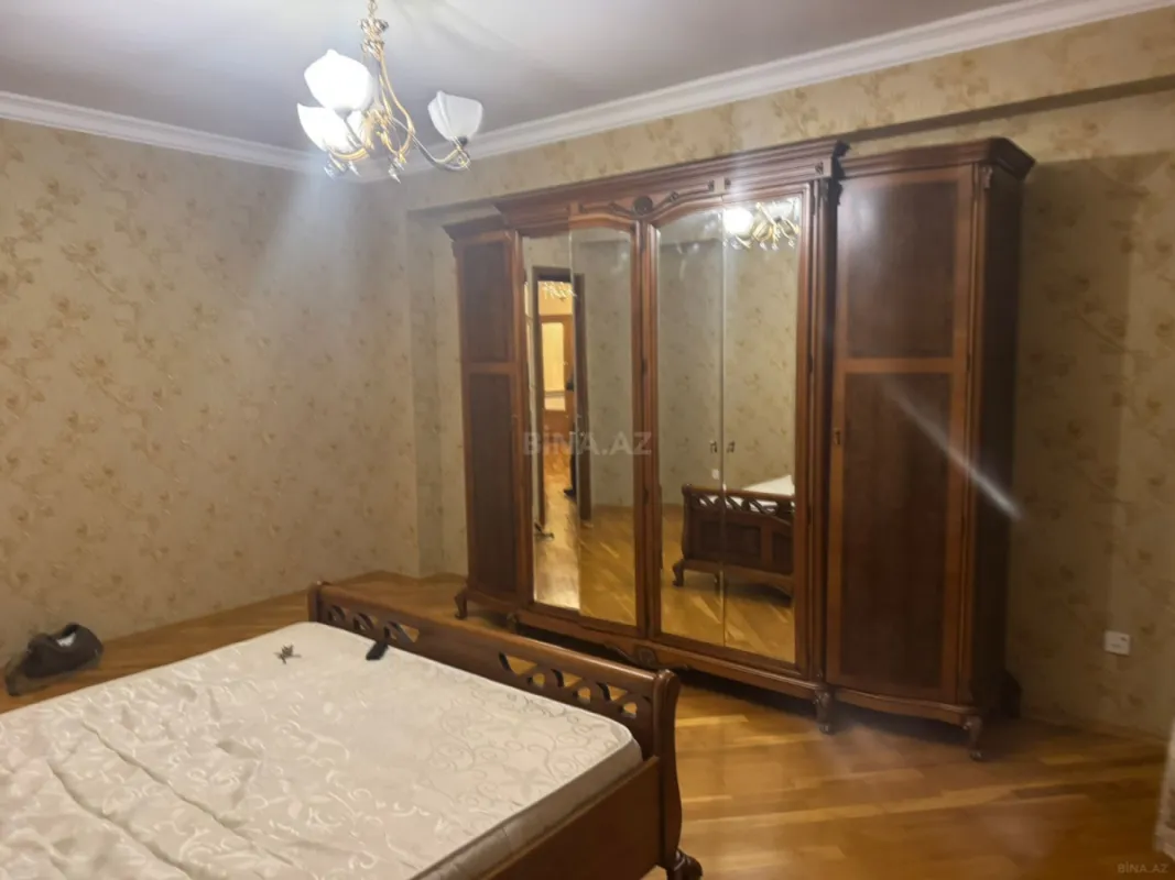 Kirayə verilir 3 otaqlı mənzil 150 m²