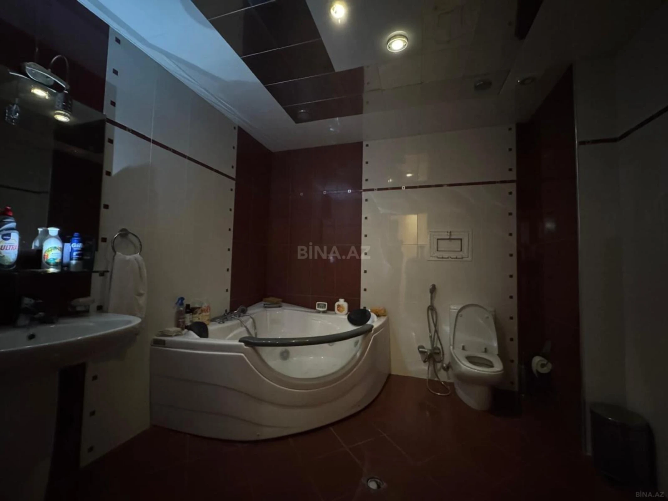 Kirayə verilir 3 otaqlı mənzil 150 m²