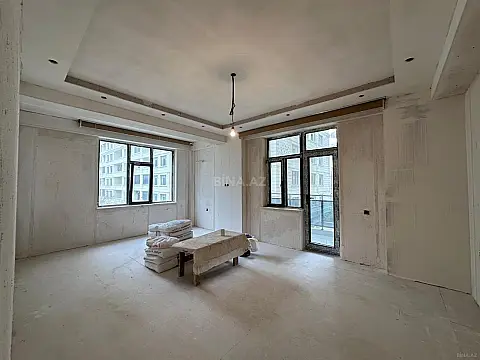 Satılır 4 otaqlı mənzil 146 m²