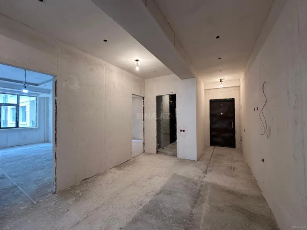 Satılır 4 otaqlı mənzil 146 m²