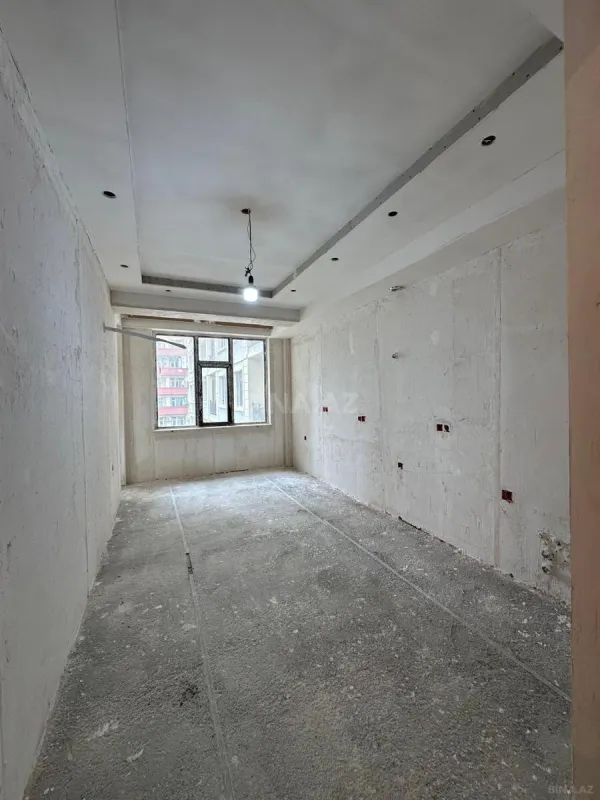 Satılır 4 otaqlı mənzil 146 m²