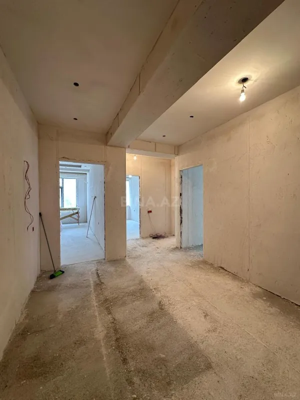 Satılır 4 otaqlı mənzil 146 m²