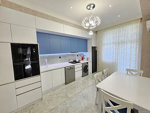 Kirayə verilir 3 otaqlı mənzil 120 m²