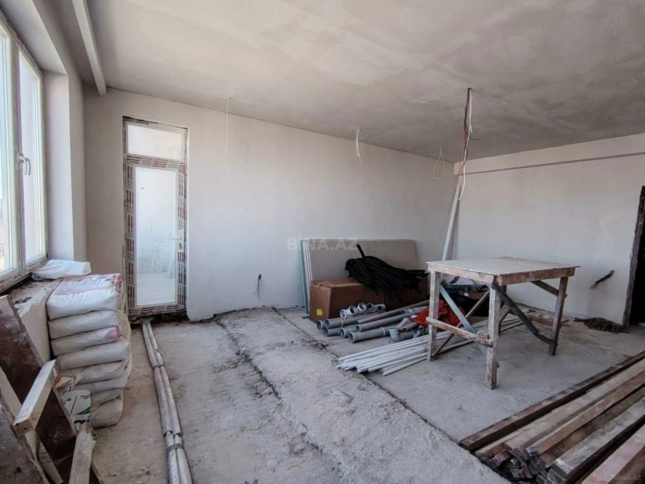 Satılır 2 otaqlı mənzil 88 m²