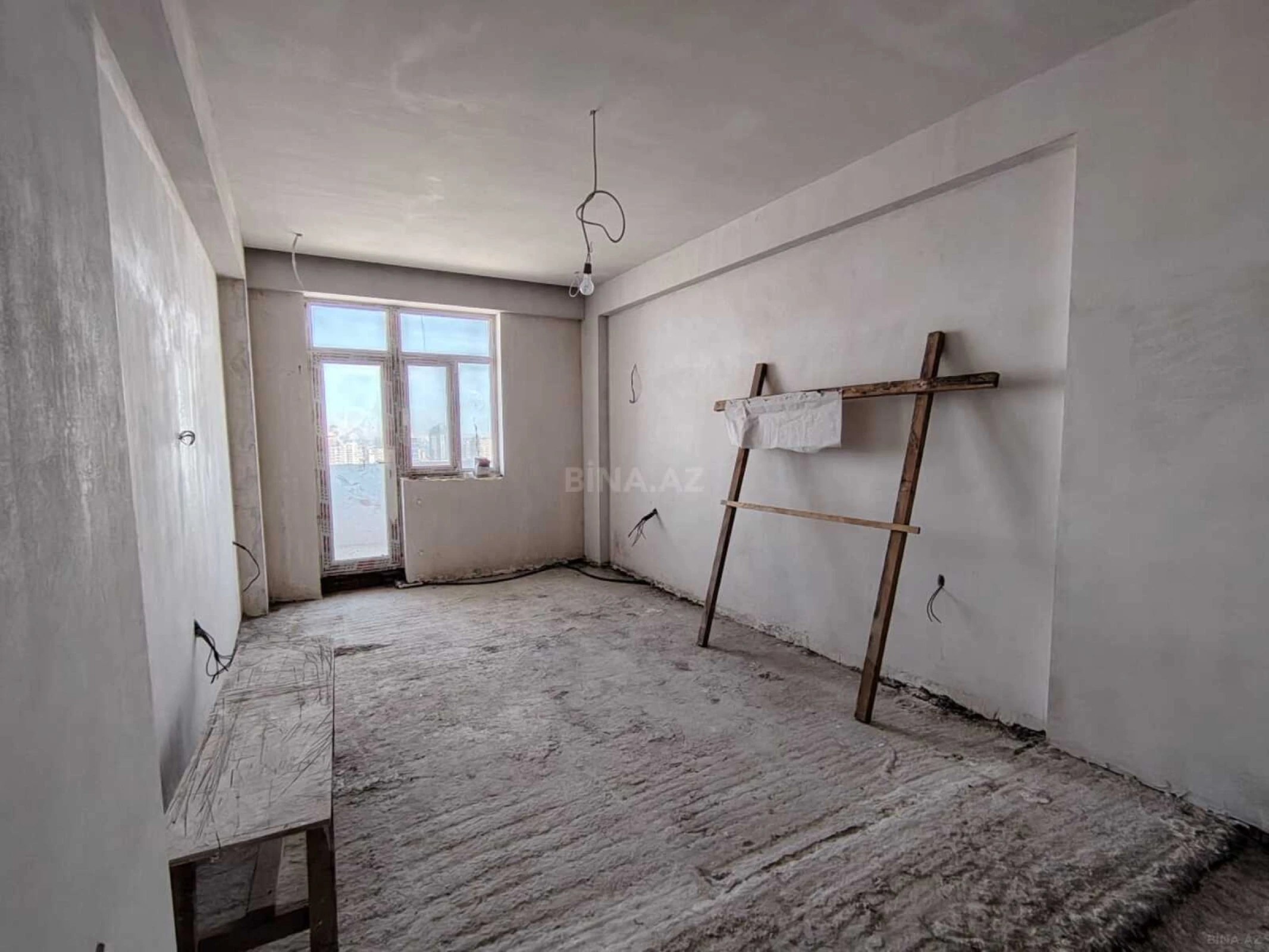 Satılır 2 otaqlı mənzil 88 m²
