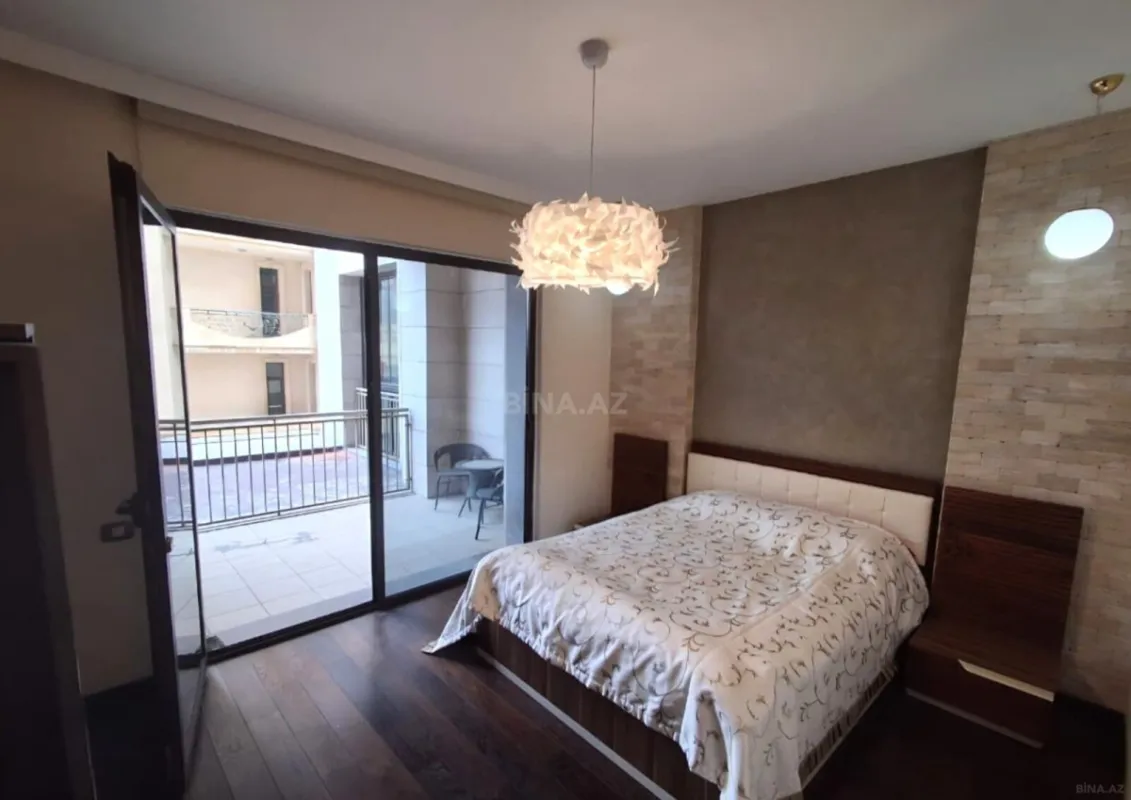 Kirayə verilir 2 otaqlı mənzil 90 m²