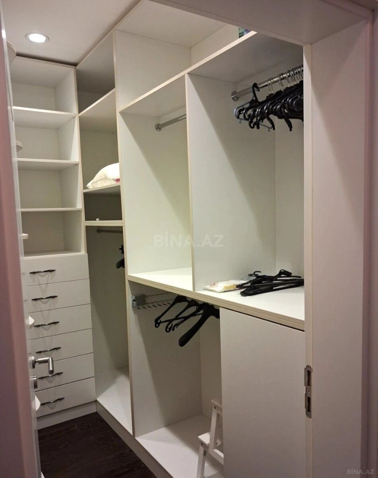 Kirayə verilir 2 otaqlı mənzil 90 m²