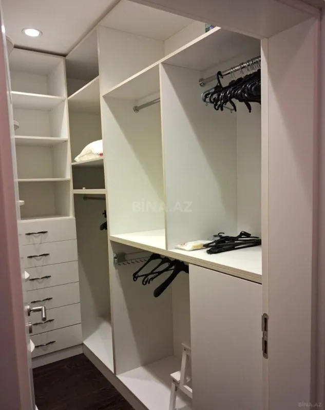 Kirayə verilir 2 otaqlı mənzil 90 m²