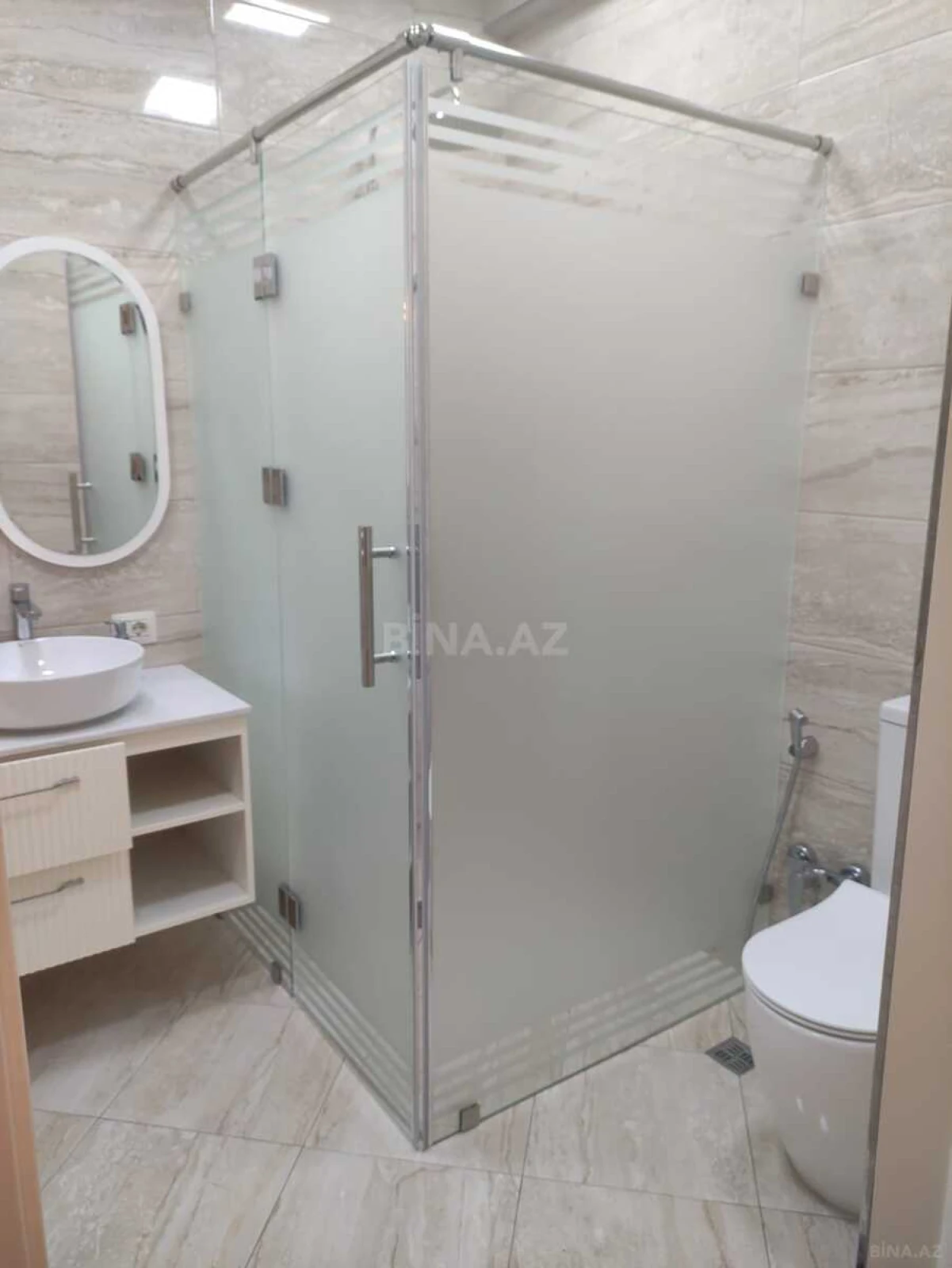 Kirayə verilir 3 otaqlı mənzil 130 m²