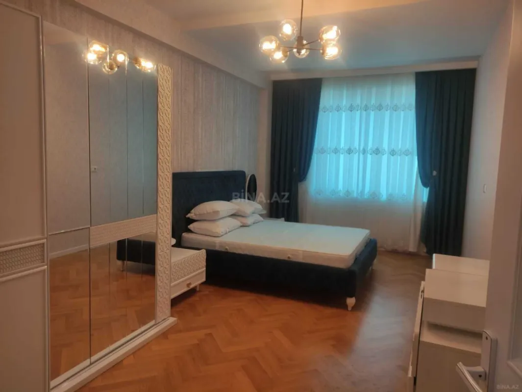 Kirayə verilir 3 otaqlı mənzil 130 m²