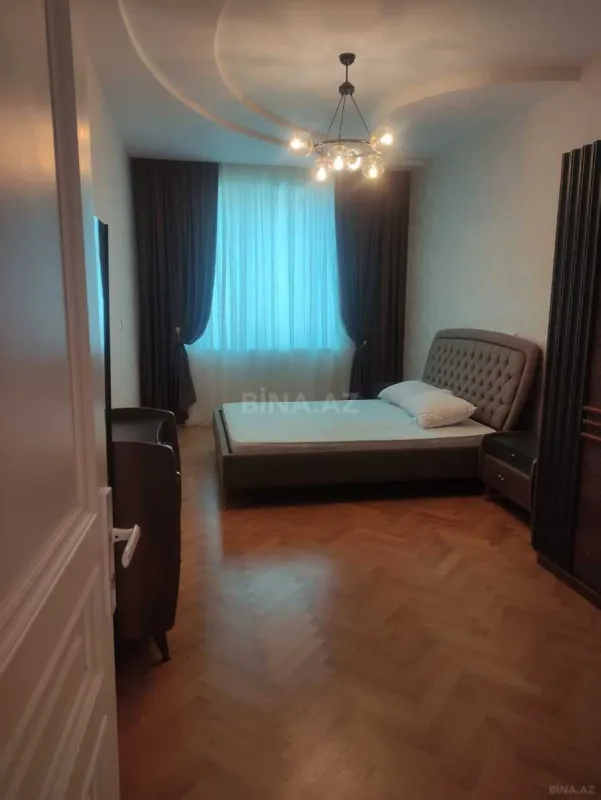 Kirayə verilir 3 otaqlı mənzil 130 m²