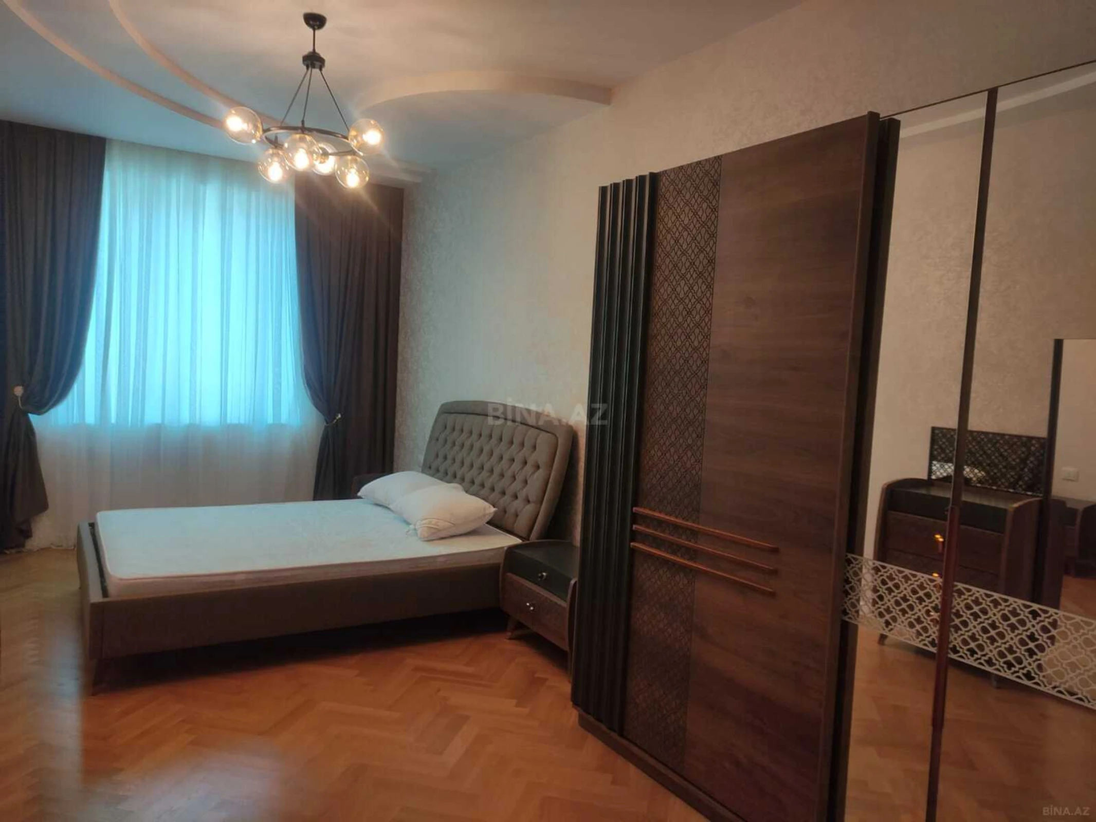 Kirayə verilir 3 otaqlı mənzil 130 m²