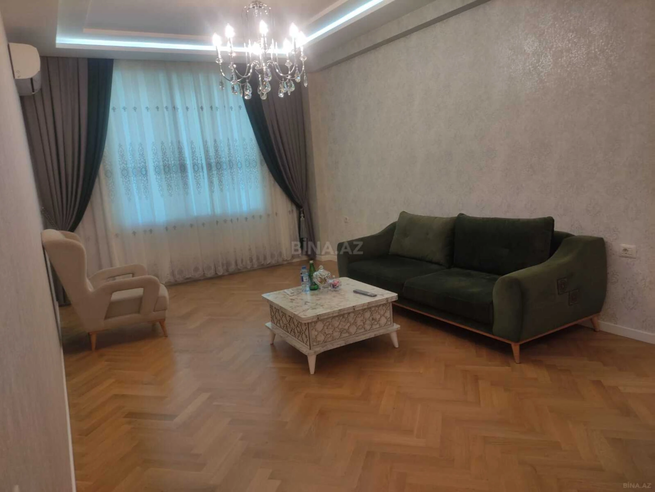 Kirayə verilir 3 otaqlı mənzil 130 m²