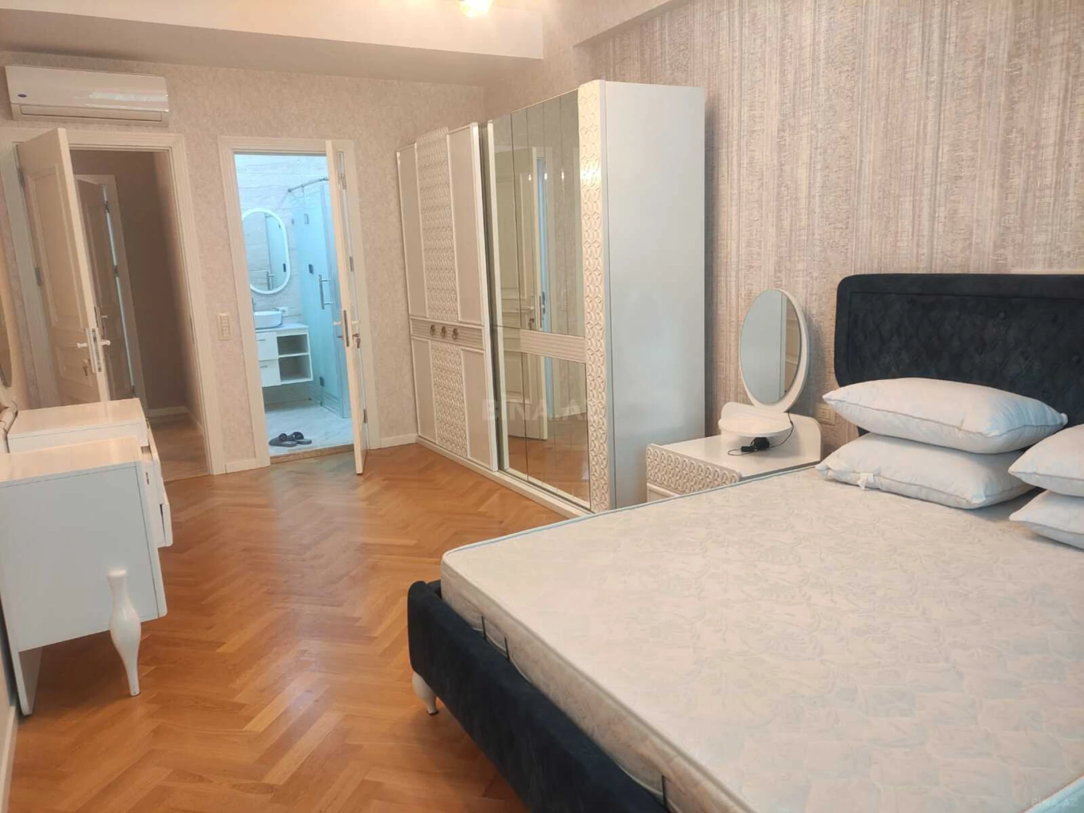 Kirayə verilir 3 otaqlı mənzil 130 m²