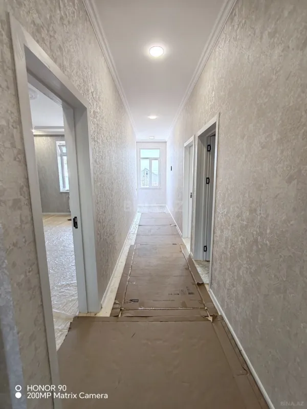 Satılır 6 otaqlı həyət evi 200 m²