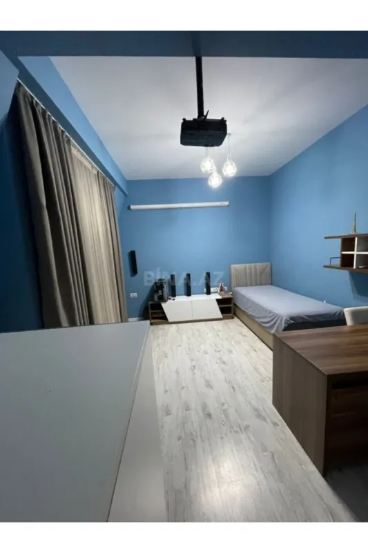 Kirayə verilir 4 otaqlı mənzil 180 m²