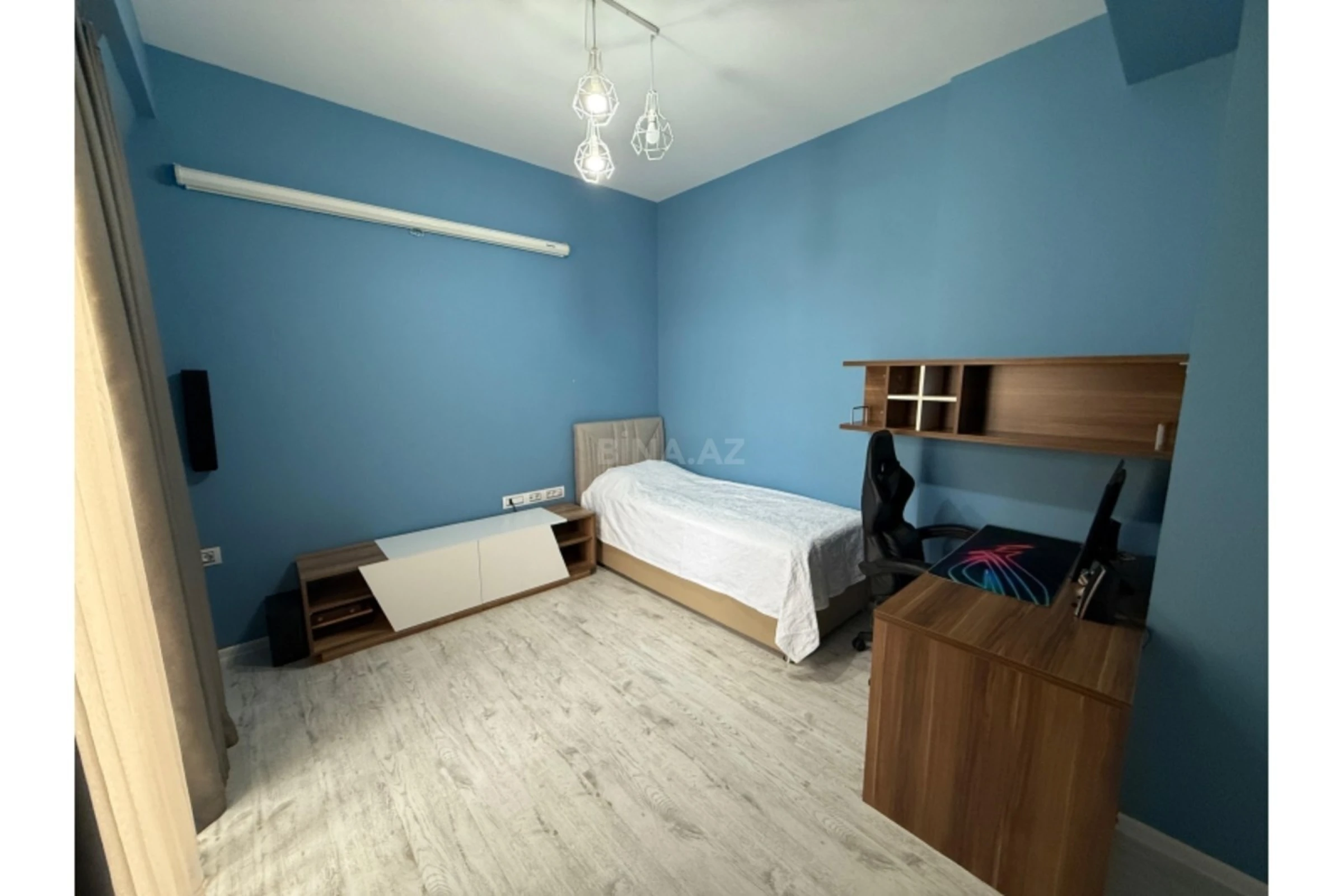 Kirayə verilir 4 otaqlı mənzil 180 m²