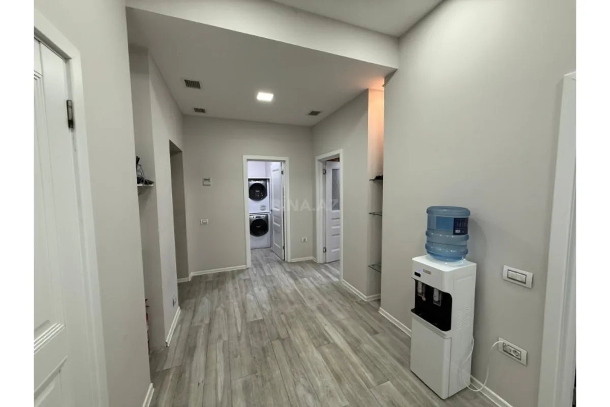 Kirayə verilir 4 otaqlı mənzil 180 m²