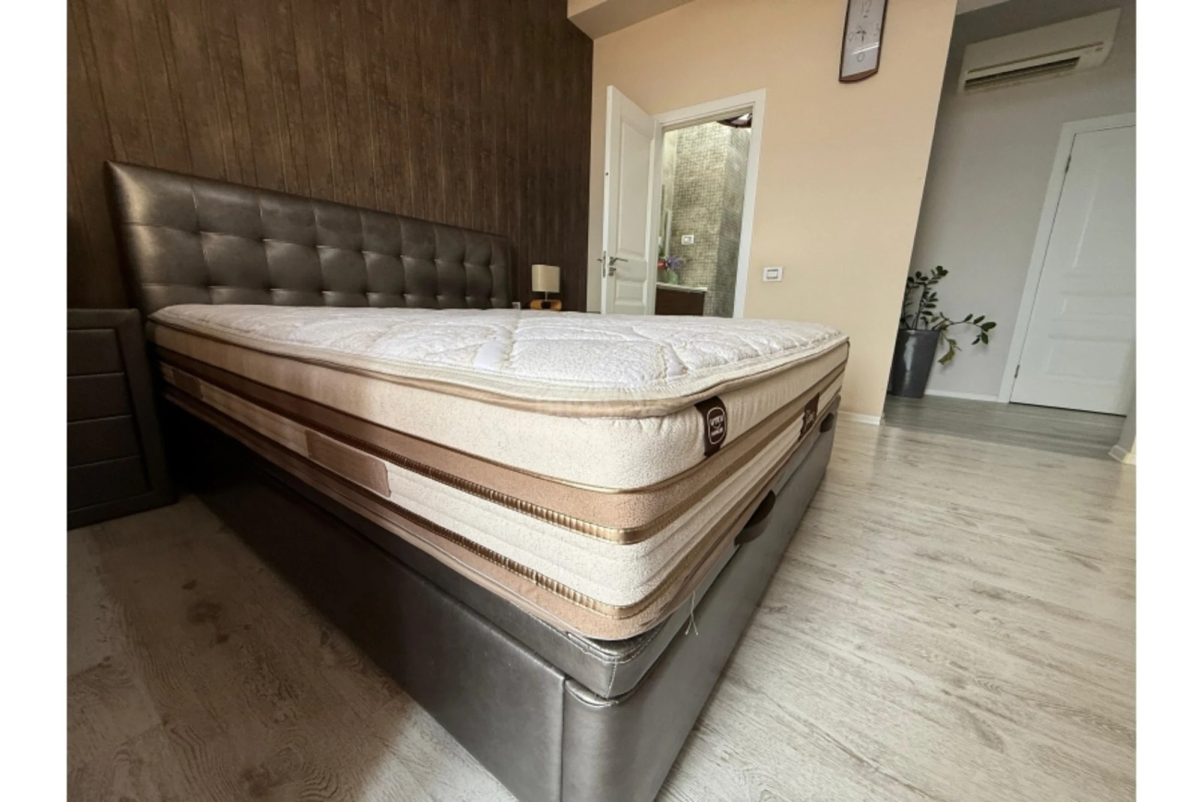 Kirayə verilir 4 otaqlı mənzil 180 m²