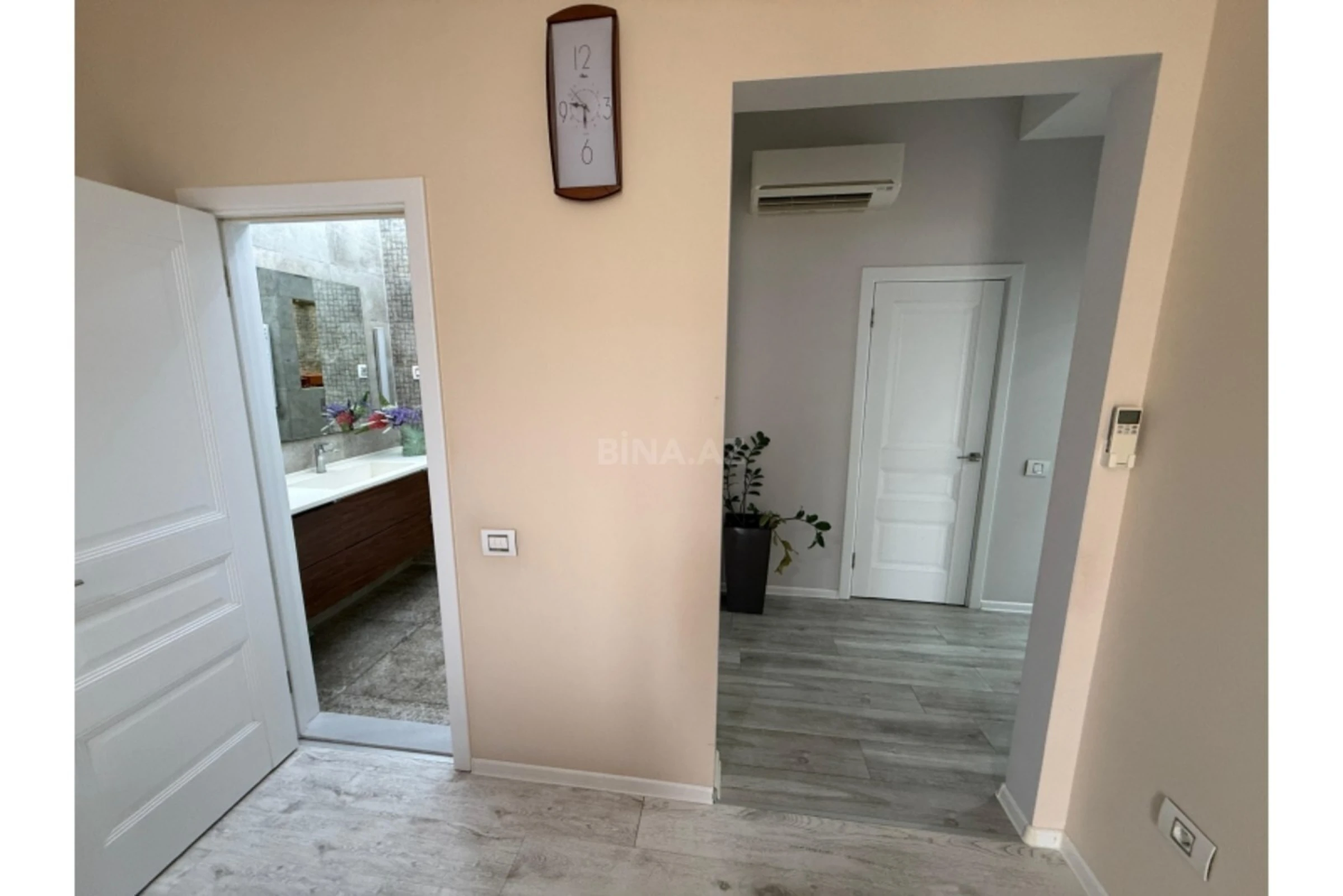 Kirayə verilir 4 otaqlı mənzil 180 m²