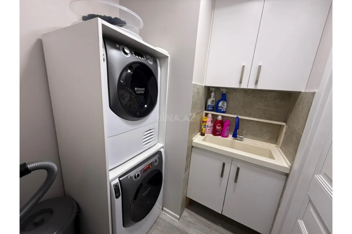 Kirayə verilir 4 otaqlı mənzil 180 m²