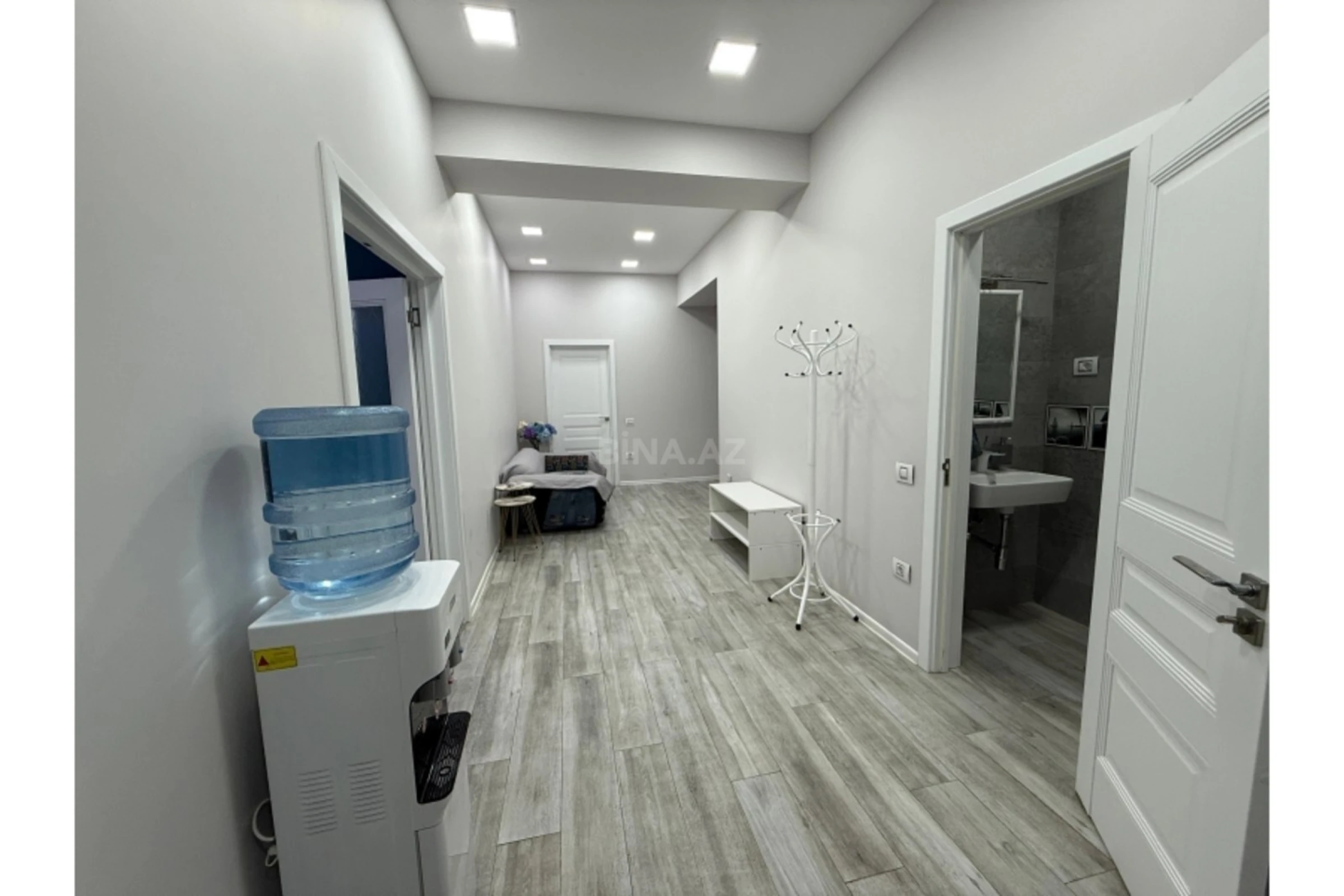 Kirayə verilir 4 otaqlı mənzil 180 m²